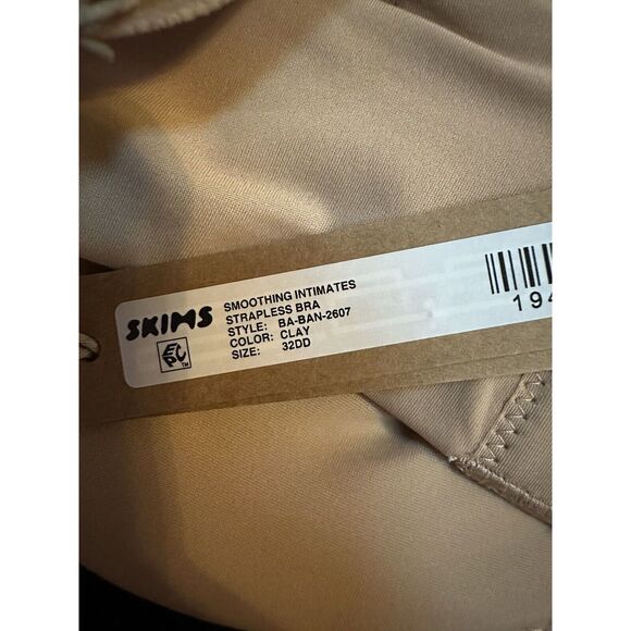 Skims Smoothing Intimates Unlined Strapless Bra Nwt Clay Size 32DD - Picture 7 of 7
